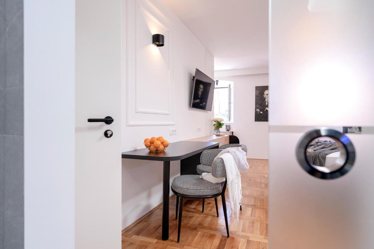 Fingerprint Central Apartment 5 Min From Center & Beach Хвар Экстерьер фото